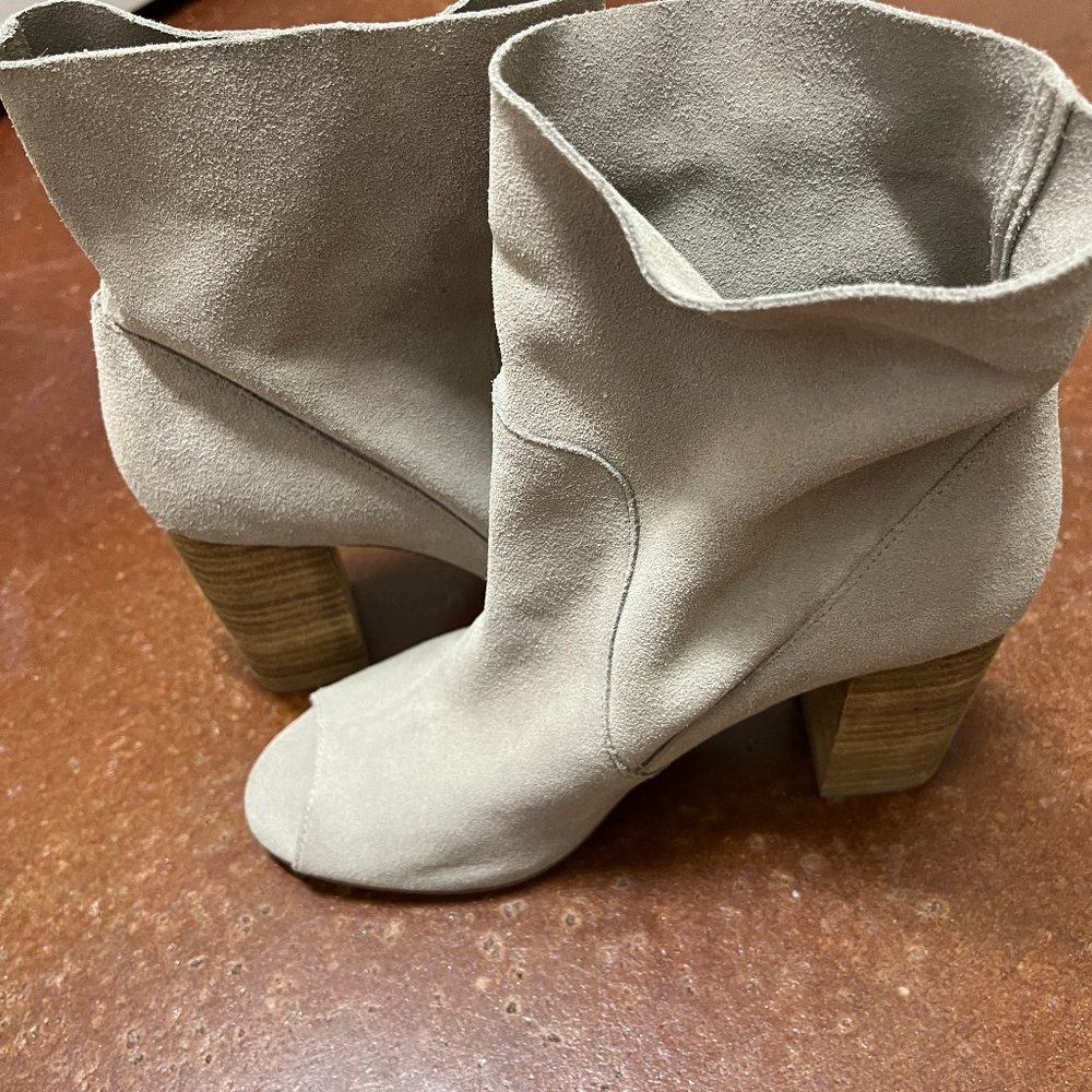 Kristin Cavallari/Chinese Laundry Tom Girls Beige Suede Peep Toe Booties 9.5
